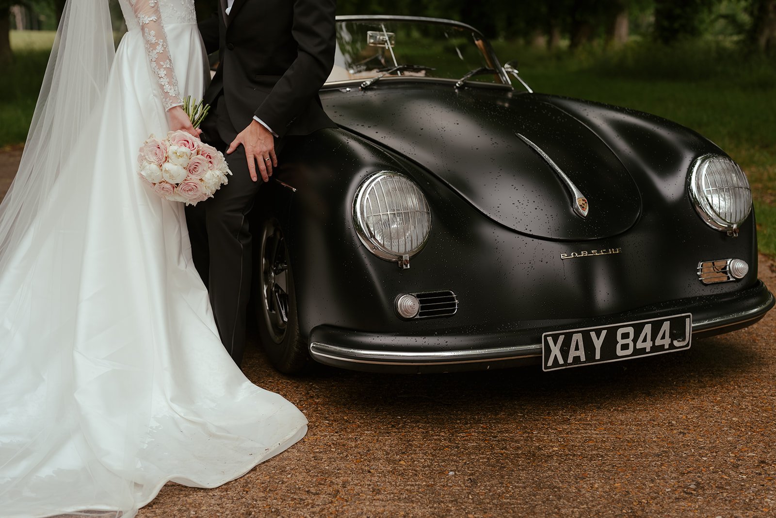 Wedding car from Array Wedding Hire