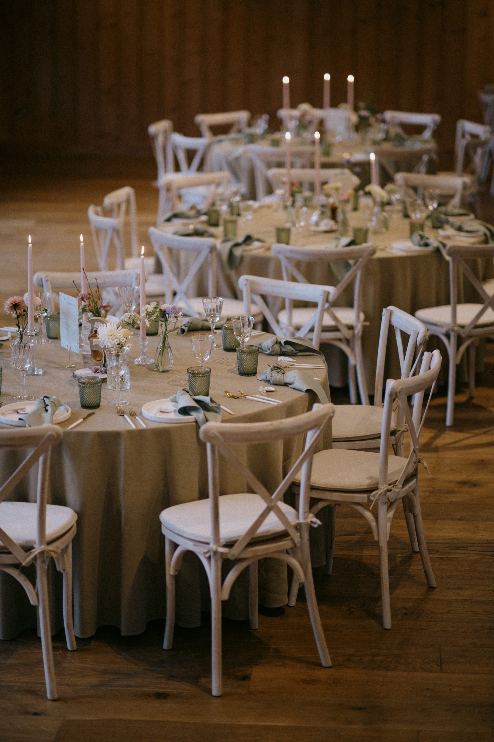 Tablescape with round tables at Worstead Estate